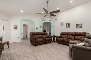 10630 W Mohawk Ln, Peoria, AZ 85382 - Photo 7