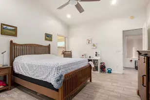 10630 W Mohawk Ln, Peoria, AZ 85382 - Photo 9