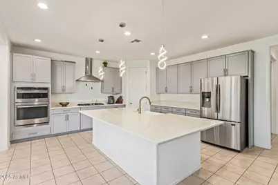 7718 W Jones Avenue, Phoenix, AZ 85043 - Photo 1