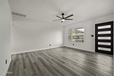 8734 W Sahuaro Drive, Peoria, AZ 85345 - Photo 7