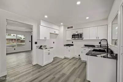 8734 W Sahuaro Drive, Peoria, AZ 85345 - Photo 11