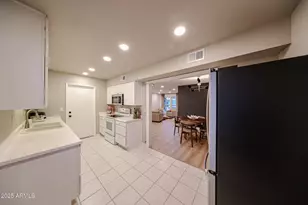 17037 N 106th Ave, Sun City, AZ 85373 - Photo 7