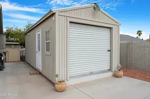 8557 W Royal Blackheath Dr, Arizona City, AZ 85123 - Photo 35