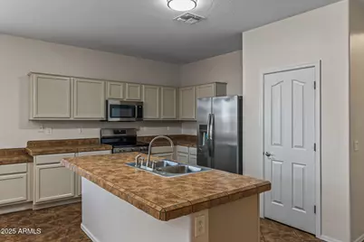 45305 W Miramar Road, Maricopa, AZ 85139 - Photo 11