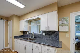 9909 W Newport Dr, Sun City, AZ 85351 - Photo 7