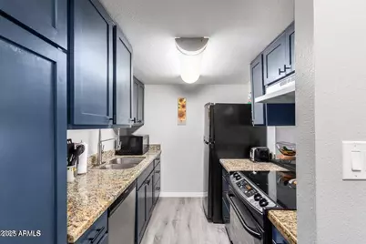 4240 N 67th Lane, Phoenix, AZ 85033 - Photo 3