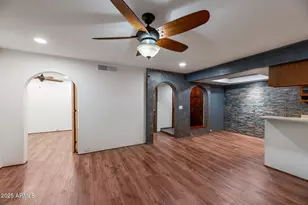 7557 N Dreamy Draw Dr, Phoenix, AZ 85020 - Photo 11