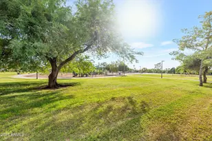 7557 N Dreamy Draw Dr, Phoenix, AZ 85020 - Photo 27