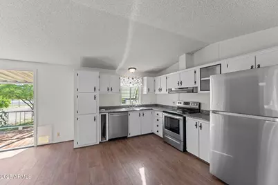 26600 S Grandview Drive, Congress, AZ 85332 - Photo 3