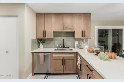 3628 W Banff Lane, Phoenix, AZ 85053 - Photo 9