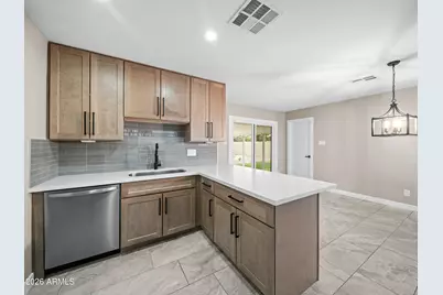 3628 W Banff Lane, Phoenix, AZ 85053 - Photo 17