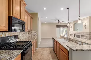 386 W Lyle Ave, Queen Creek, AZ 85140 - Photo 13