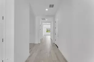 24711 N 174th Ln, Surprise, AZ 85387 - Photo 7