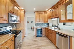 10409 E Silvertree Dr, Sun Lakes, AZ 85248 - Photo 11