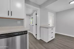 3110 N 39th St, Phoenix, AZ 85018 - Photo 9