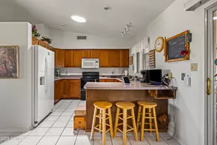 10507 W Buena Vista Dr, Arizona City, AZ 85123 - Photo 9