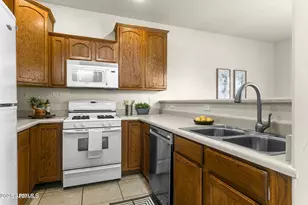 1398 E Scarlet Dr, Flagstaff, AZ 86001 - Photo 9