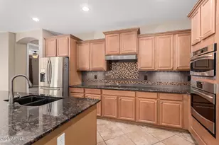 2585 E Carob Dr, Gilbert, AZ 85298 - Photo 23