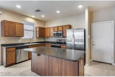 9 N 87th Lane N, Tolleson, AZ 85353 - Photo 7