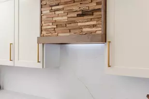 18823 N 97th Ln, Peoria, AZ 85382 - Photo 9