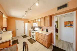 10522 W Camden Ave, Sun City, AZ 85351 - Photo 7