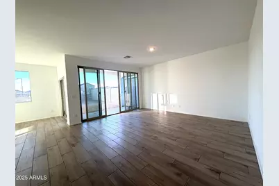 24207 W Bowker Street, Buckeye, AZ 85326 - Photo 9