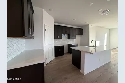 24207 W Bowker Street, Buckeye, AZ 85326 - Photo 7