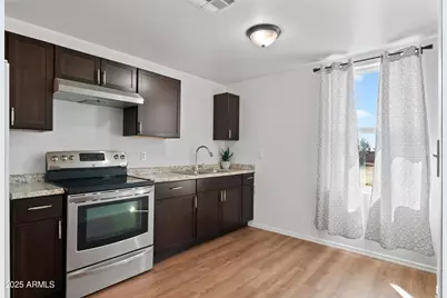 22810 W Roadrunner Lane, Congress, AZ 85332 - Photo 5