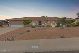 138 E Monte Cristo Ave, Phoenix, AZ 85022 - Photo 1