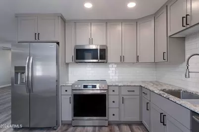 10608 W Edgewood Drive, Sun City, AZ 85351 - Photo 15