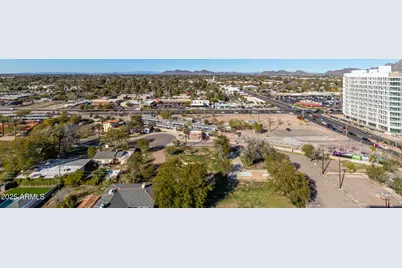 4750 N Central Avenue #UnitB14, Phoenix, AZ 85012 - Photo 7