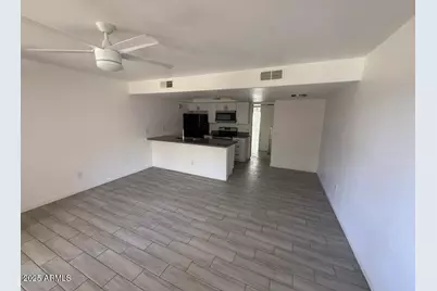 8842 N 8th Street #103, Phoenix, AZ 85020 - Photo 1
