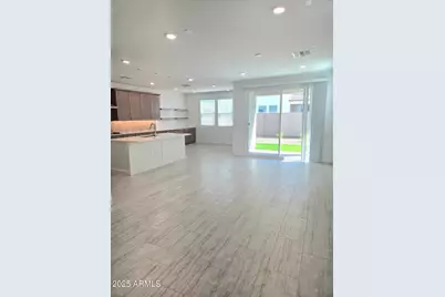 9827 S 11th Street, Phoenix, AZ 85042 - Photo 5