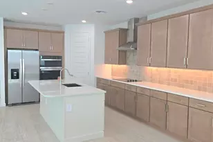 9827 S 11th St, Phoenix, AZ 85042 - Photo 13