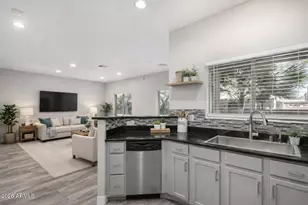 3006 N 37th St, Phoenix, AZ 85018 - Photo 3