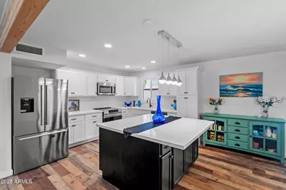 8326 E Crestwood Way, Scottsdale, AZ 85250 - Photo 15