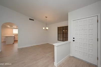 7301 W Canterbury Drive, Peoria, AZ 85345 - Photo 5