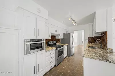 6640 N Chatelaine Place, Phoenix, AZ 85014 - Photo 17