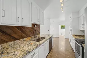6640 N Chatelaine Pl, Phoenix, AZ 85014 - Photo 17