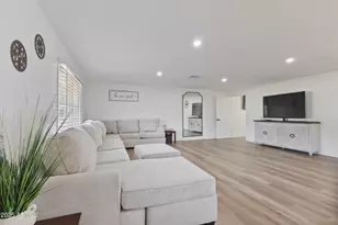 13050 N 17th Ave, Phoenix, AZ 85029 - Photo 5