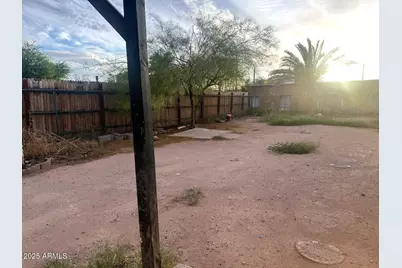 326 N 39th Drive N, Phoenix, AZ 85009 - Photo 13