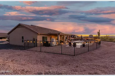 39730 N New River Road, Phoenix, AZ 85086 - Photo 23