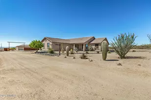 39730 N New River Rd, Phoenix, AZ 85086 - Photo 3