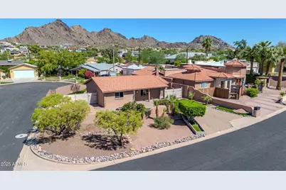 1448 E Royal Palm Road, Phoenix, AZ 85020 - Photo 1