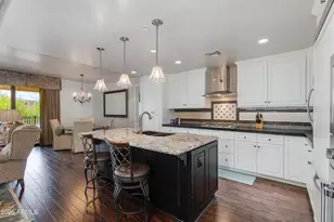 7181 E Camelback Rd, Scottsdale, AZ 85251 - Photo 13