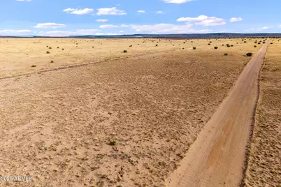 1 N 6121 -- #B, Saint Johns, AZ 85936 - Photo 3