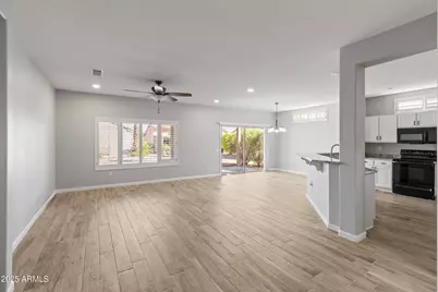 16536 W Rock Springs Lane, Surprise, AZ 85374 - Photo 5