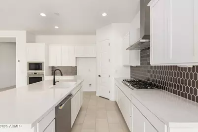 10935 N 164th Court, Surprise, AZ 85388 - Photo 7