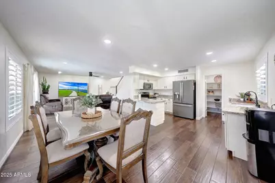 13621 W San Juan Avenue, Litchfield Park, AZ 85340 - Photo 9