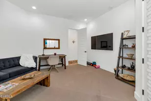 2041 E Fallen Leaf Ln, Phoenix, AZ 85024 - Photo 17